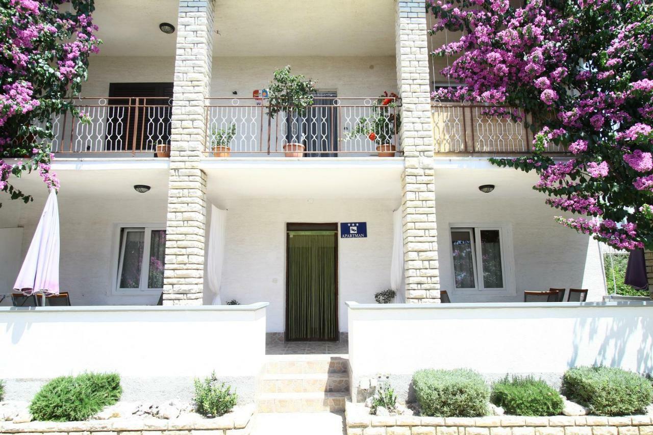 Apartments Pipi Pakoštane エクステリア 写真