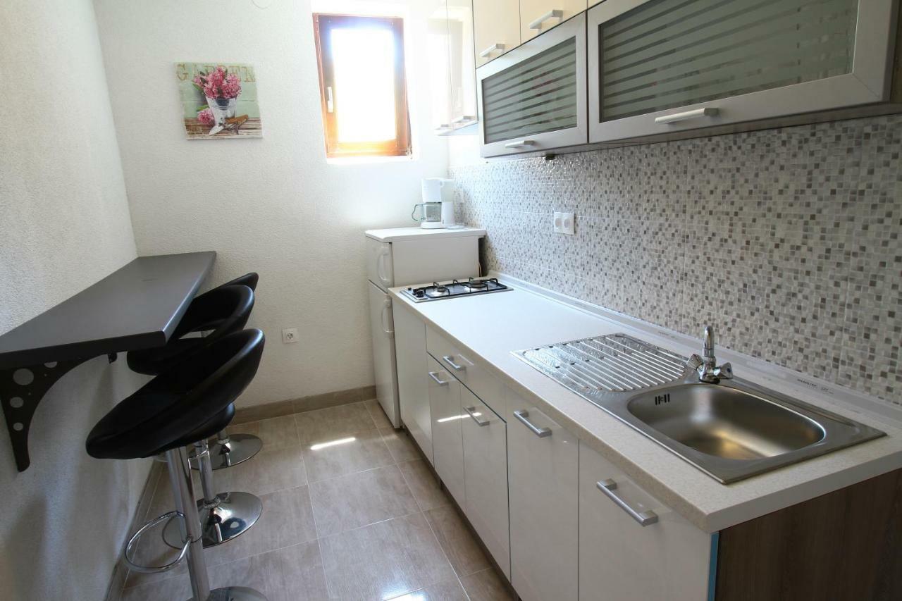 Apartments Pipi Pakoštane エクステリア 写真
